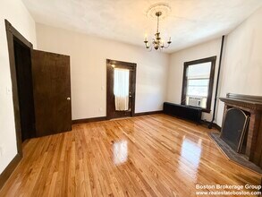 112 Allston St, Unit 3 in Boston, MA - Building Photo - Building Photo