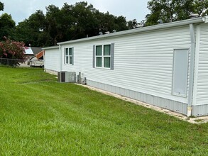 36125 Lake Pasadena Rd in Dade City, FL - Building Photo - Building Photo