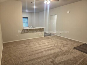 9704 Saddle Dr in Yukon, OK - Building Photo - Building Photo