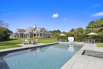 6 Walbang Ave in Nantucket, MA - Foto de edificio - Building Photo