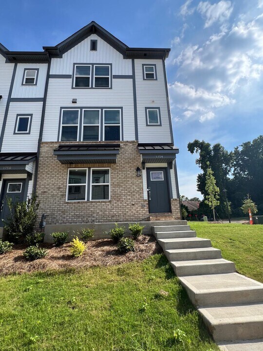 1754 Blanche St in Charlotte, NC - Building Photo