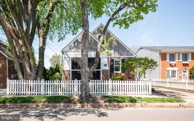 property at 506 E Windsor Ave