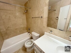 Fourth Avenue in New York, NY - Foto de edificio - Building Photo