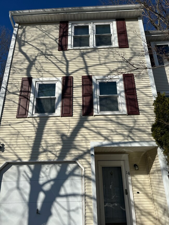 property at 16 Ledgecrest Dr