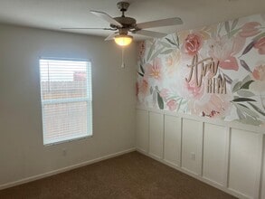5545 W Saginaw Way in Fresno, CA - Building Photo - Building Photo