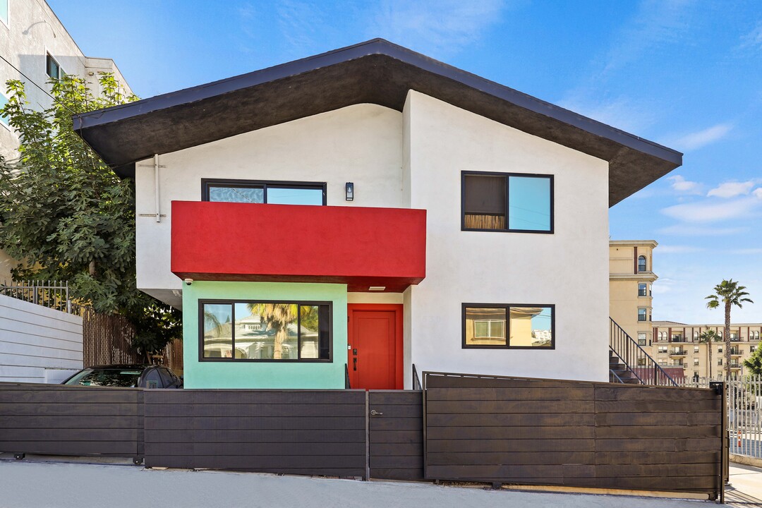 830 Bartlett St. in Los Angeles, CA - Building Photo