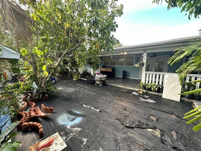 104 NE 16th Ave in Boynton Beach, FL - Building Photo - Building Photo