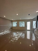 6645 NW 103rd Path in Doral, FL - Building Photo - Building Photo
