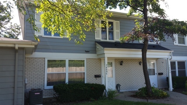 property at 7609 Bristol Ln