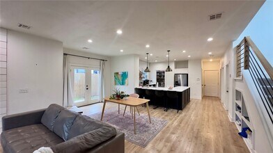 917 NE Arleta Gardens in Bentonville, AR - Building Photo - Building Photo