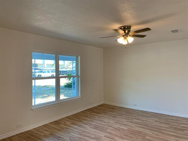 820 W Crawford St in Denison, TX - Building Photo - Building Photo