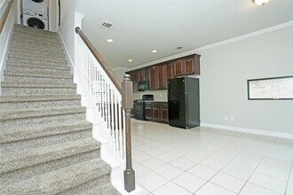 990 Grenshaw St-Unit -A in Houston, TX - Building Photo - Building Photo
