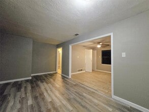 12008 Bellafonte Dr in Dallas, TX - Foto de edificio - Building Photo