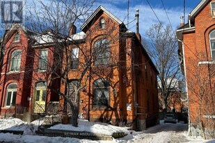 100 Grant Ave in Hamilton, ON - Building Photo