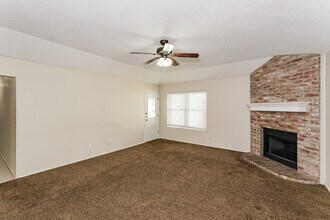 806 Love Wood Ln in Arlington, TX - Building Photo - Building Photo