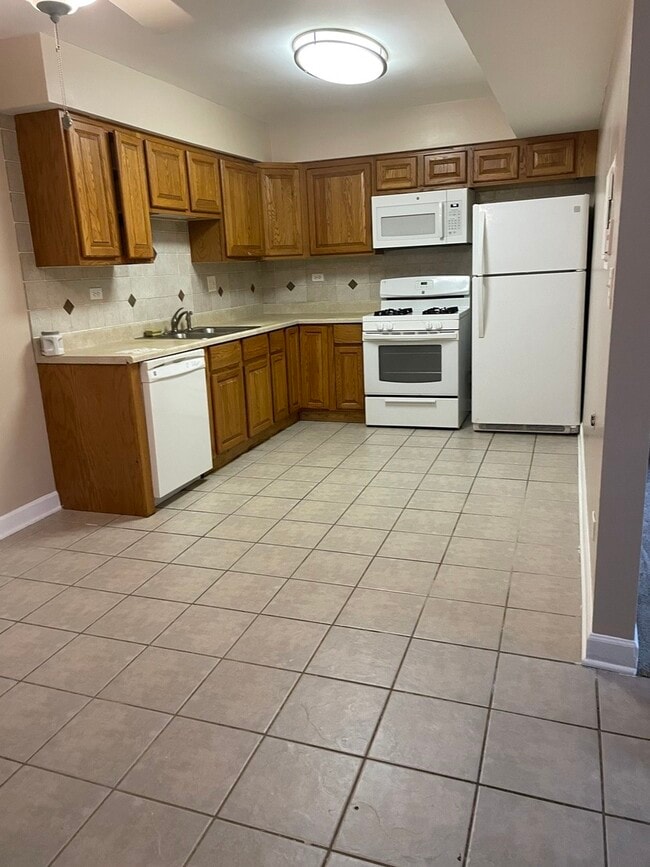 703 Waterford Rd S in Schaumburg, IL - Building Photo - Building Photo