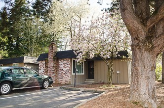 Kimberly Court in Portland, OR - Foto de edificio - Building Photo