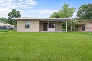 1112 Anderson Dr in Leesville, LA - Building Photo