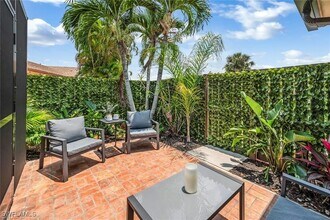 6386 Royal Woods Dr in Ft. Myers, FL - Building Photo - Building Photo