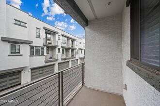 2090 S Dorsey Ln in Tempe, AZ - Building Photo - Building Photo