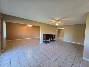 582 Fairways Cir, Unit A in Ocala, FL - Building Photo - Building Photo