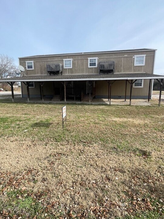 946-946 N Ross Pl in Dewey, OK - Building Photo