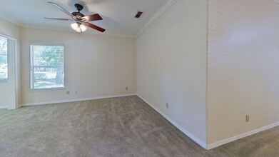 1800 The Greens Way in Jacksonville Beach, FL - Foto de edificio - Building Photo