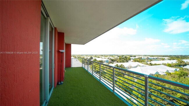 7661 NW 107th Ave, Unit 714 in Doral, FL - Building Photo - Building Photo