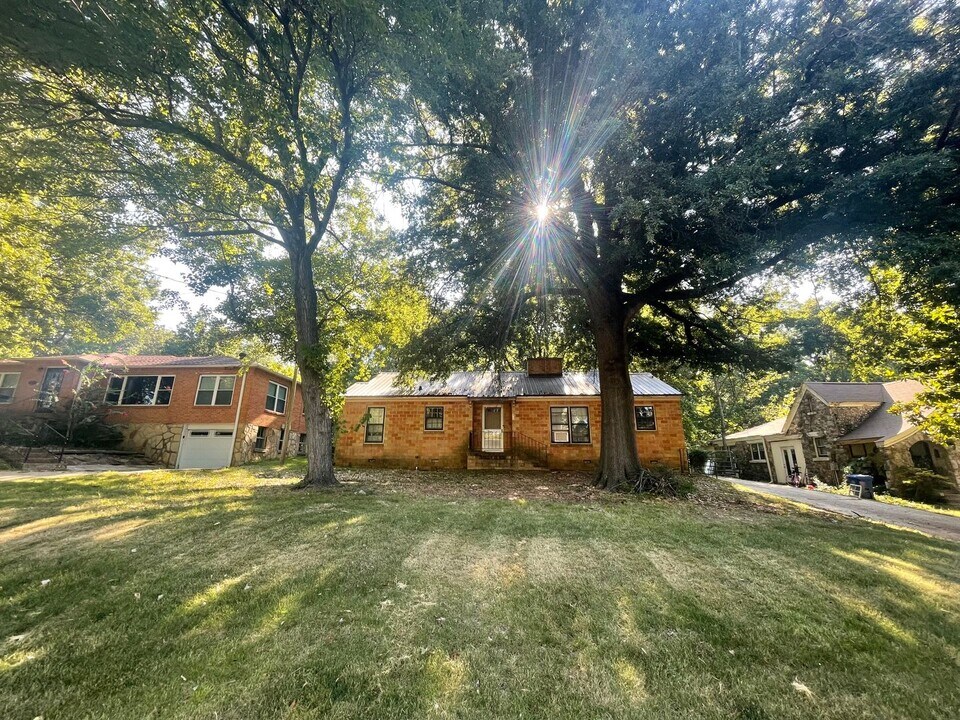 1432 Madison St in Jonesboro, AR - Building Photo
