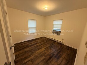 1800 Newland Rd in Charlotte, NC - Building Photo - Building Photo