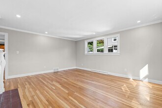 9 Home Ave, Unit 1 in Natick, MA - Building Photo - Building Photo