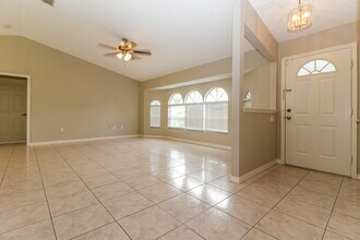 239 Allworthy St in Port Charlotte, FL - Foto de edificio - Building Photo