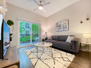 2615 N Grady Ave, Unit SI ID1504552P in Tampa, FL - Building Photo - Building Photo