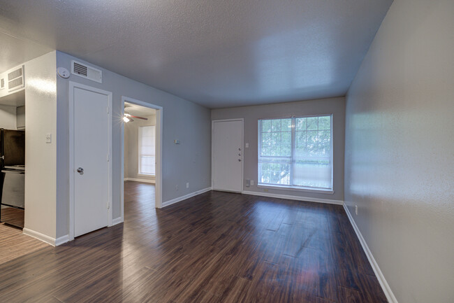 Ashford Crescent Oaks in Houston, TX - Building Photo - Building Photo