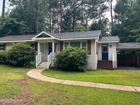 510 W Rhode Island Ave in Southern Pines, NC - Building Photo