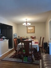 142-22 Pershing Crescent in Queens, NY - Building Photo - Building Photo
