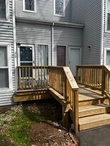 30 Glenview Dr in Cromwell, CT - Building Photo