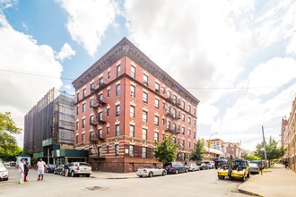 2324 Bassford Ave in Bronx, NY - Foto de edificio - Primary Photo