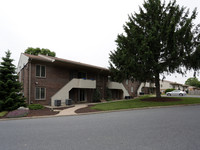 Colonial Crest Apartments photo'