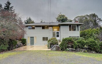 9700 45th Ave NE in Seattle, WA - Building Photo - Building Photo