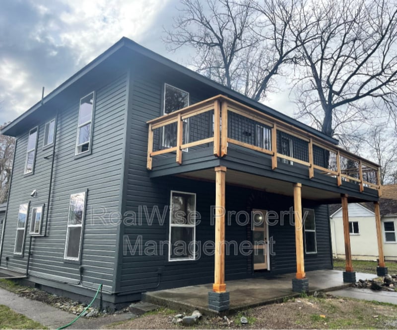 509 NW C St in Grants Pass, OR - Building Photo