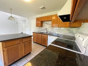 3410 Hillstone Dr in Sugar Land, TX - Building Photo - Building Photo