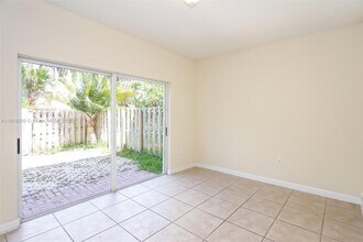 2412 NE 41st Pl in Homestead, FL - Building Photo - Building Photo