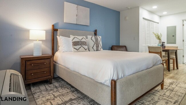 6029 W Irlo Bronson Memorial Hwy, Unit 2A-306