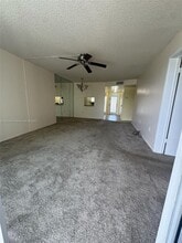 8450 Sunrise Lakes Blvd in Sunrise, FL - Building Photo - Building Photo