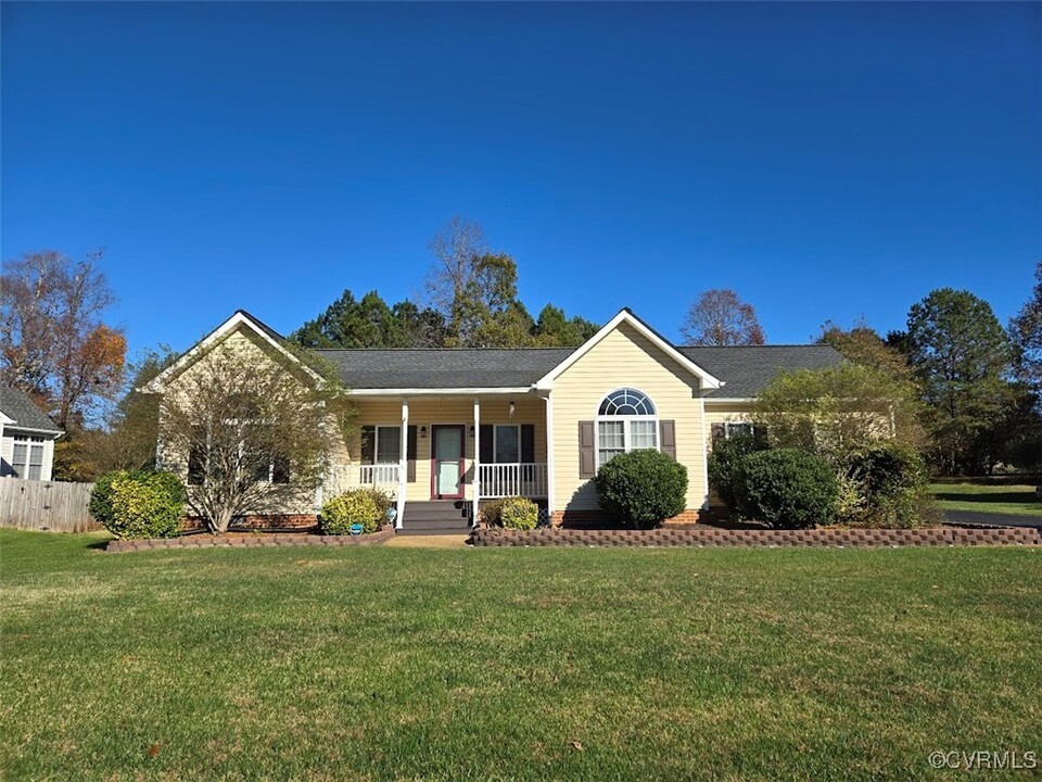 4913 Misty Spring Dr in Midlothian, VA - Building Photo