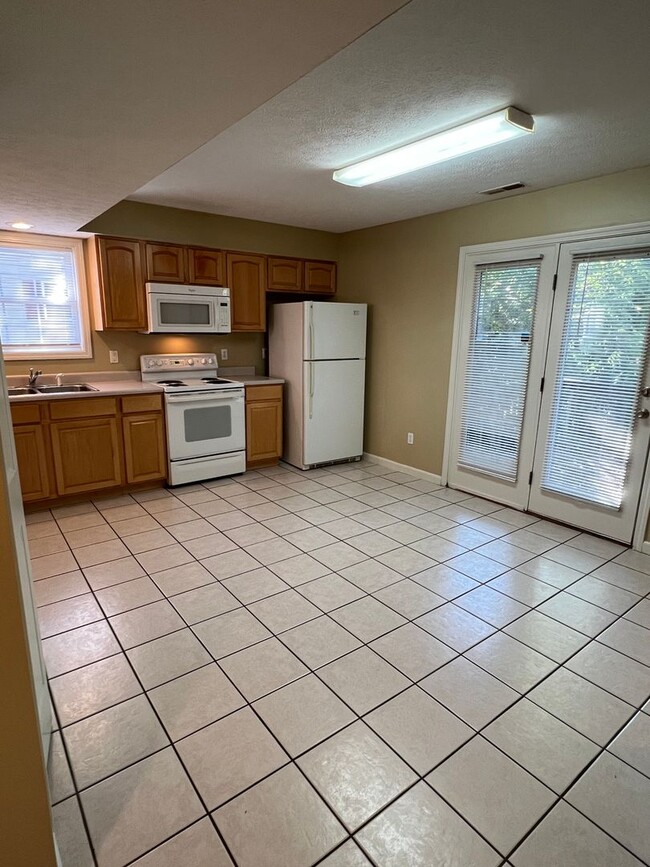 3489 S Oaklawn Cir in Bloomington, IN - Building Photo - Building Photo