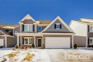 126 Queenshall Rd in Mooresville, NC - Building Photo