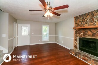 590 Mary Erna Dr in Fairburn, GA - Building Photo - Building Photo