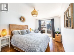 118 E 2nd St in North Vancouver, BC - Building Photo - Building Photo